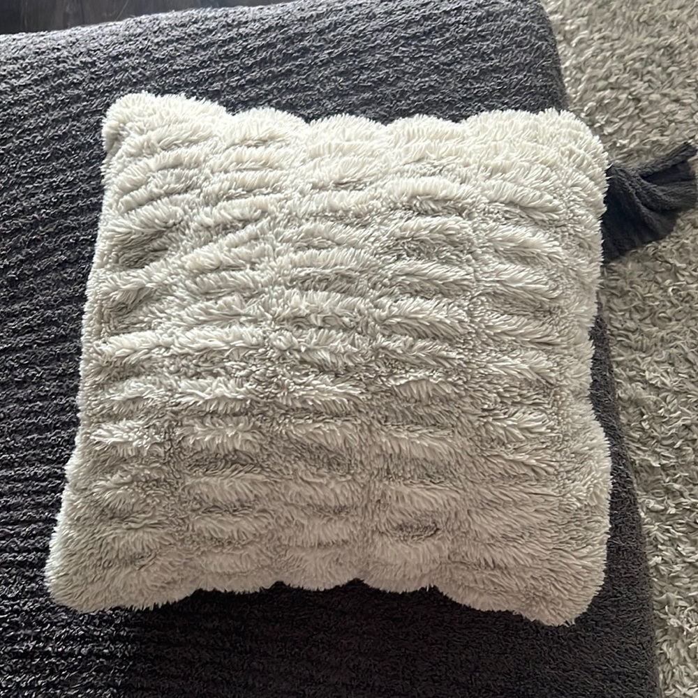 Grey/stone pillow